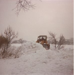 Schneekatastrophe Feb. 1979 Straße nach Manslagt Roelf Roelfs